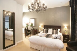 (Room 2) King Double | Egyptian cotton sheets, premium bedding, individually decorated - Urban Beach Hotel (Bournemouth)