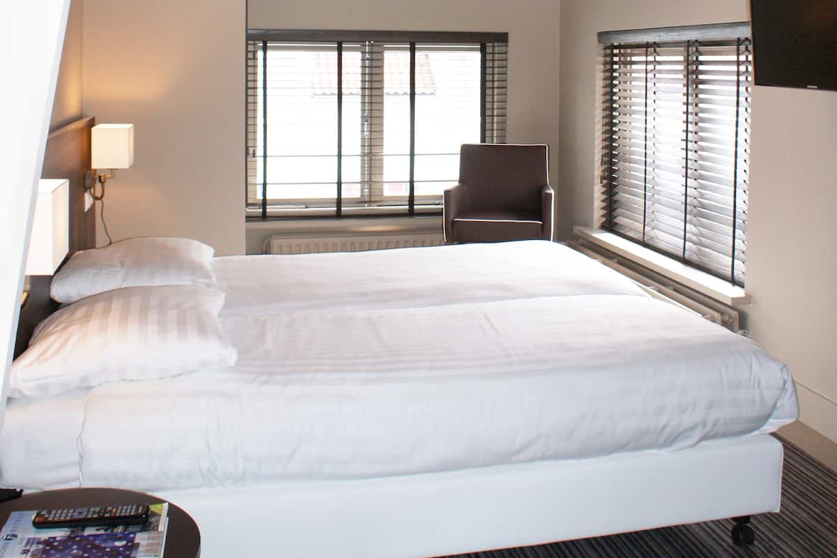 Comfort-Doppelzimmer (with Shower) | Schreibtisch, Verdunkelungsvorhänge, Bügeleisen/Bügelbrett, Babybetten
