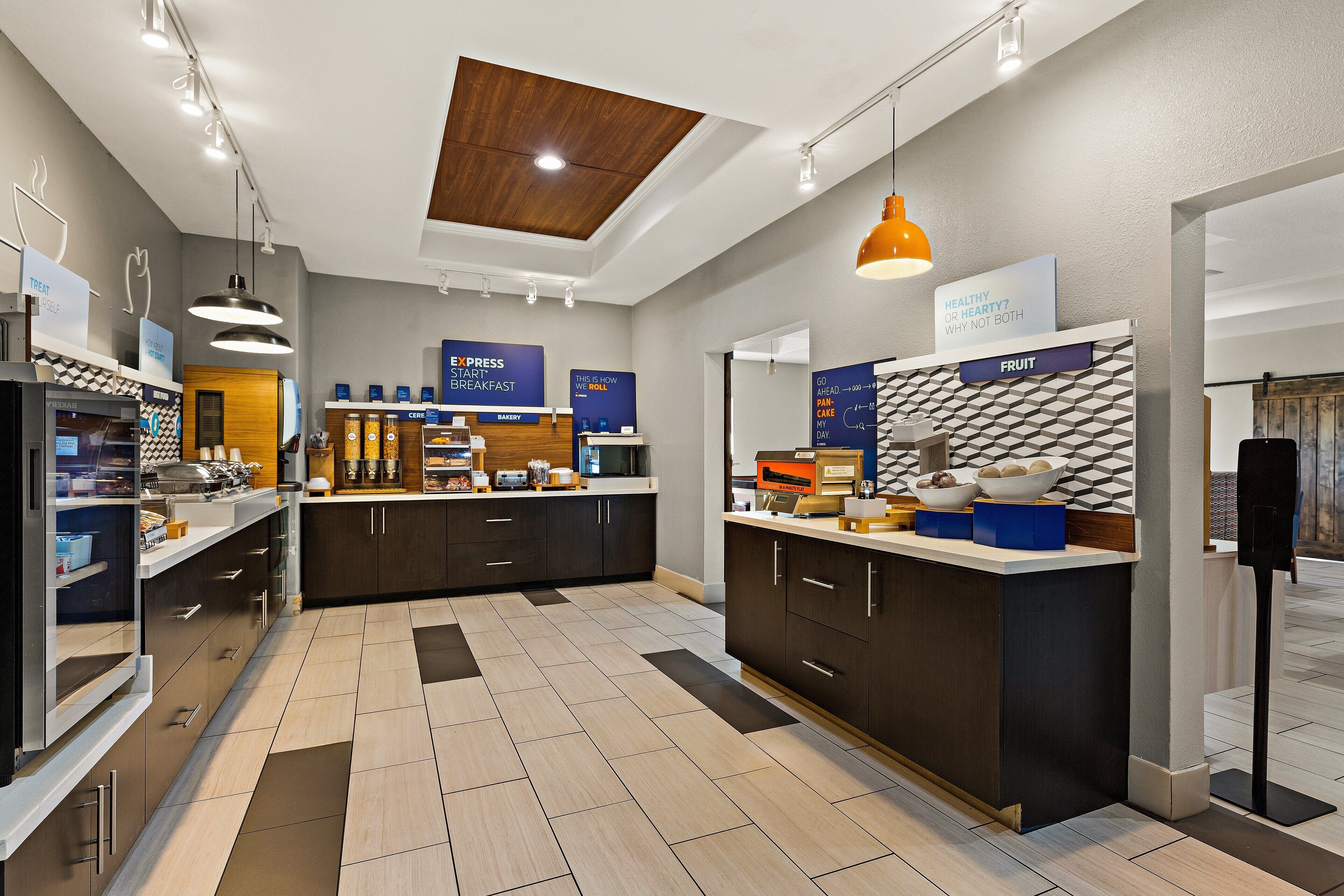 free daily continental breakfast