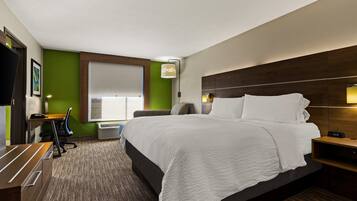 Suite, Jetted Tub | Desk, iron/ironing board, free cribs/infant beds, free WiFi