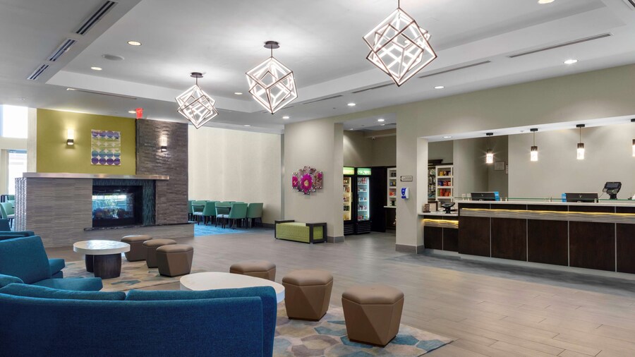 Homewood Suites by Hilton Phoenix Airport South