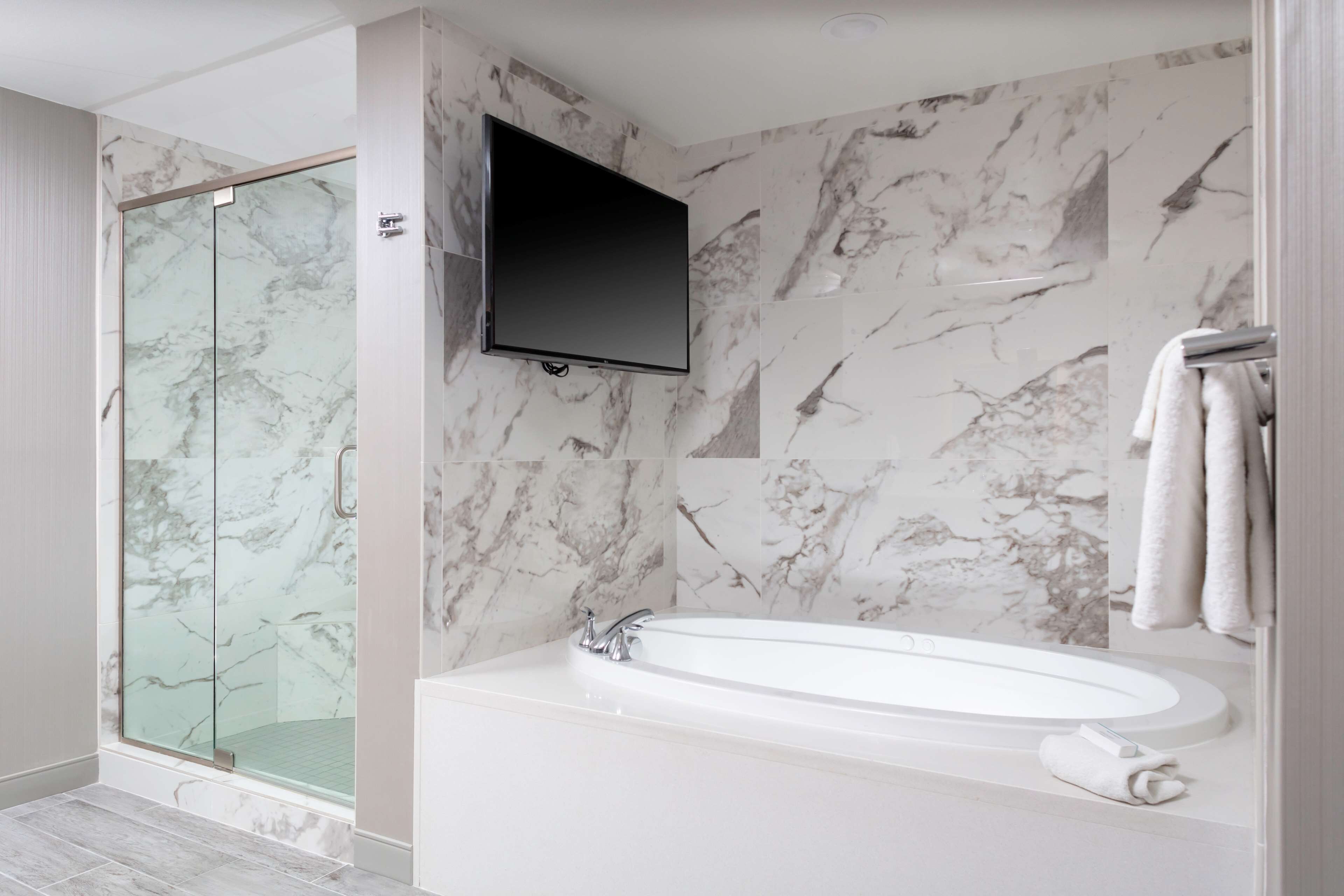 combined shower/bathtub, free toiletries, hair dryer, towels