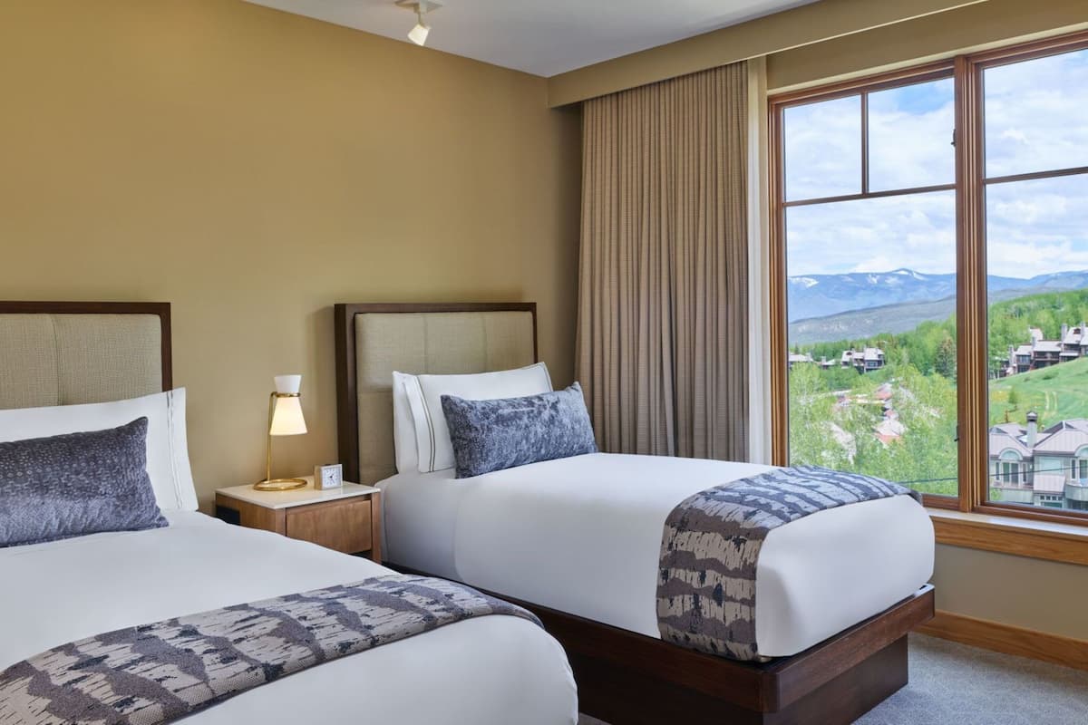 1 bedroom, premium bedding, down comforters, in-room safe