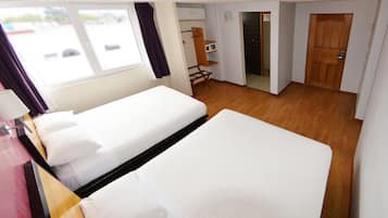 Familienzimmer, 6 Schlafzimmer | 1 Schlafzimmer, Zimmersafe, Verdunkelungsvorhänge
