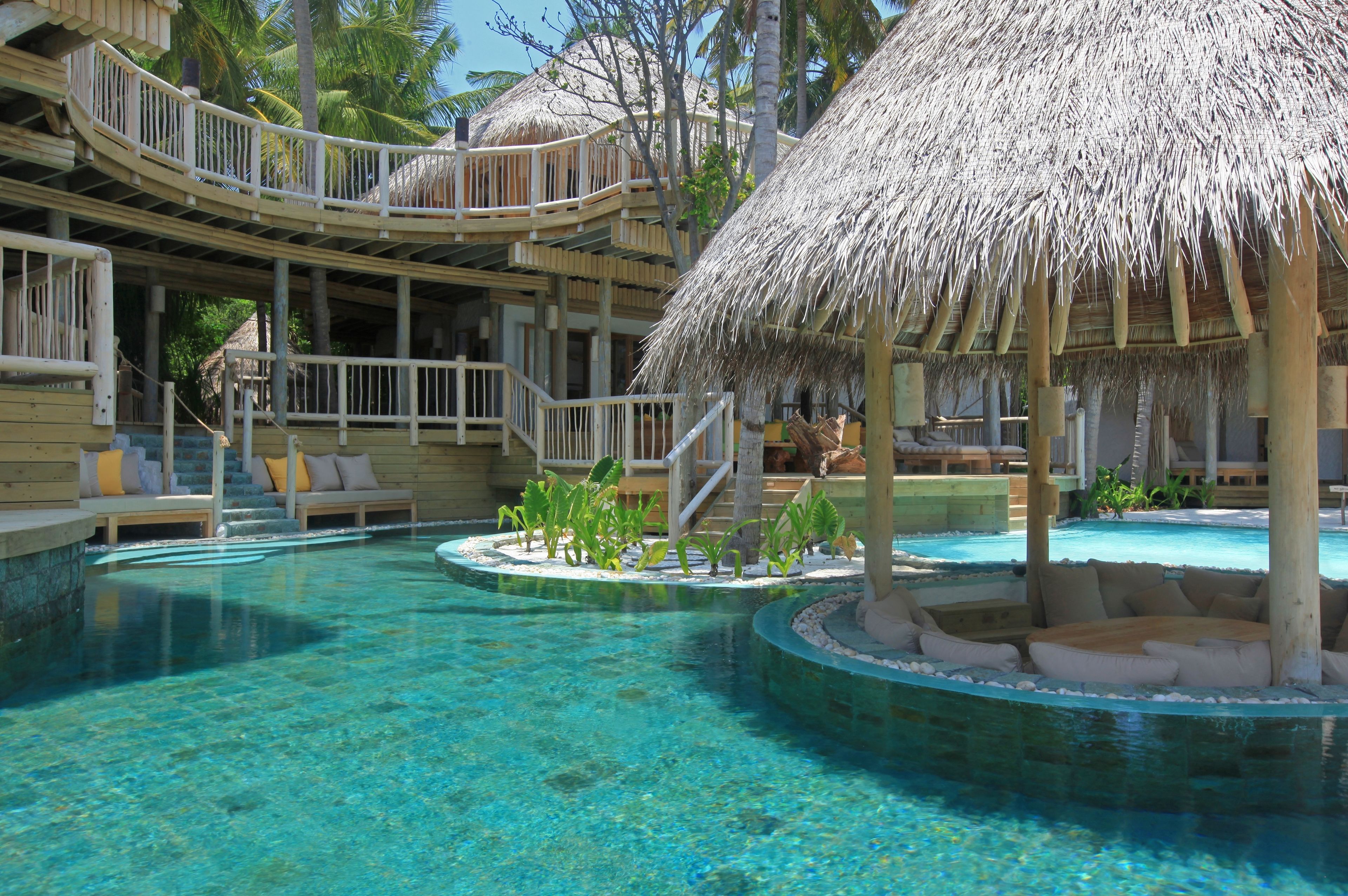 Jungle Reserve (4 Bedroom) | 室外游泳池 | 室外游泳池，池畔遮阳伞，日光浴躺椅