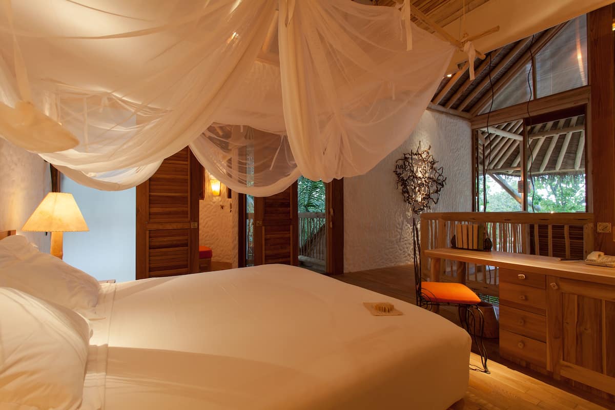 Crusoe Suite with Pool | Egyptian cotton sheets, premium bedding, down comforters, minibar