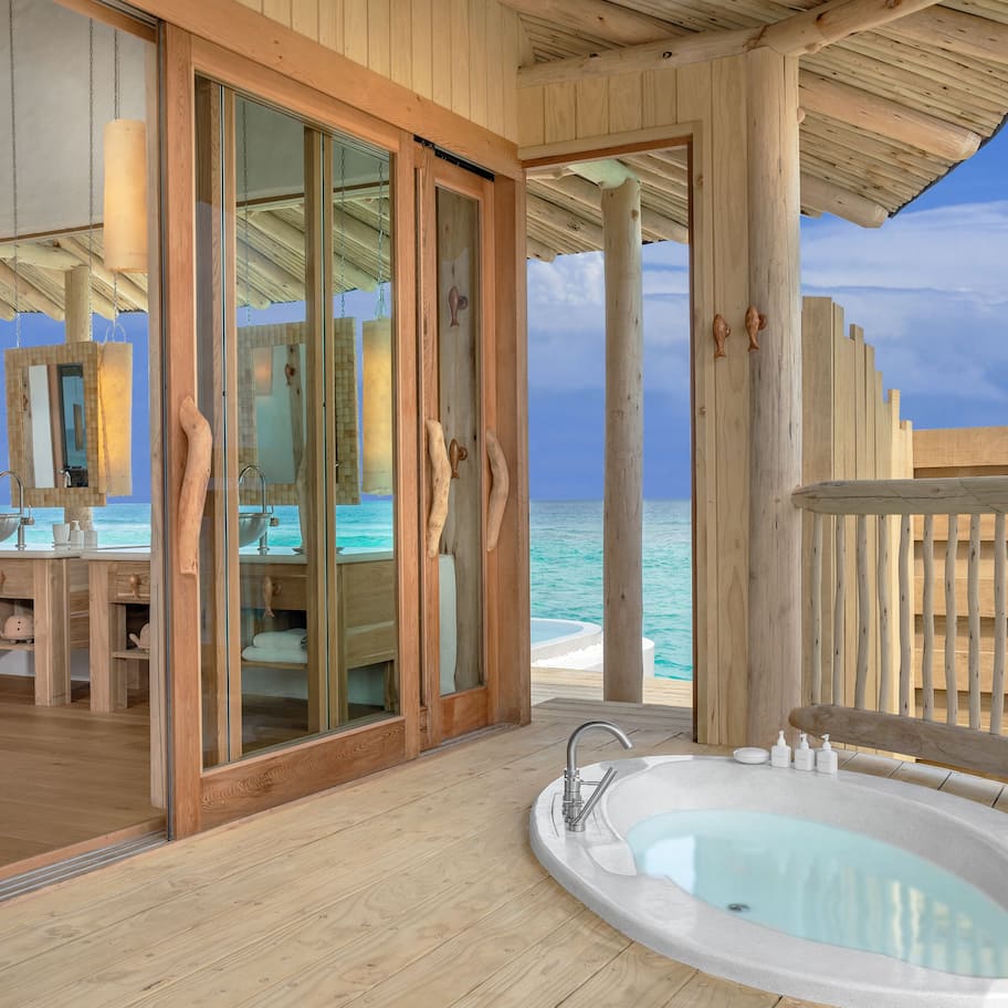 Separate tub and shower, jetted tub, rainfall showerhead