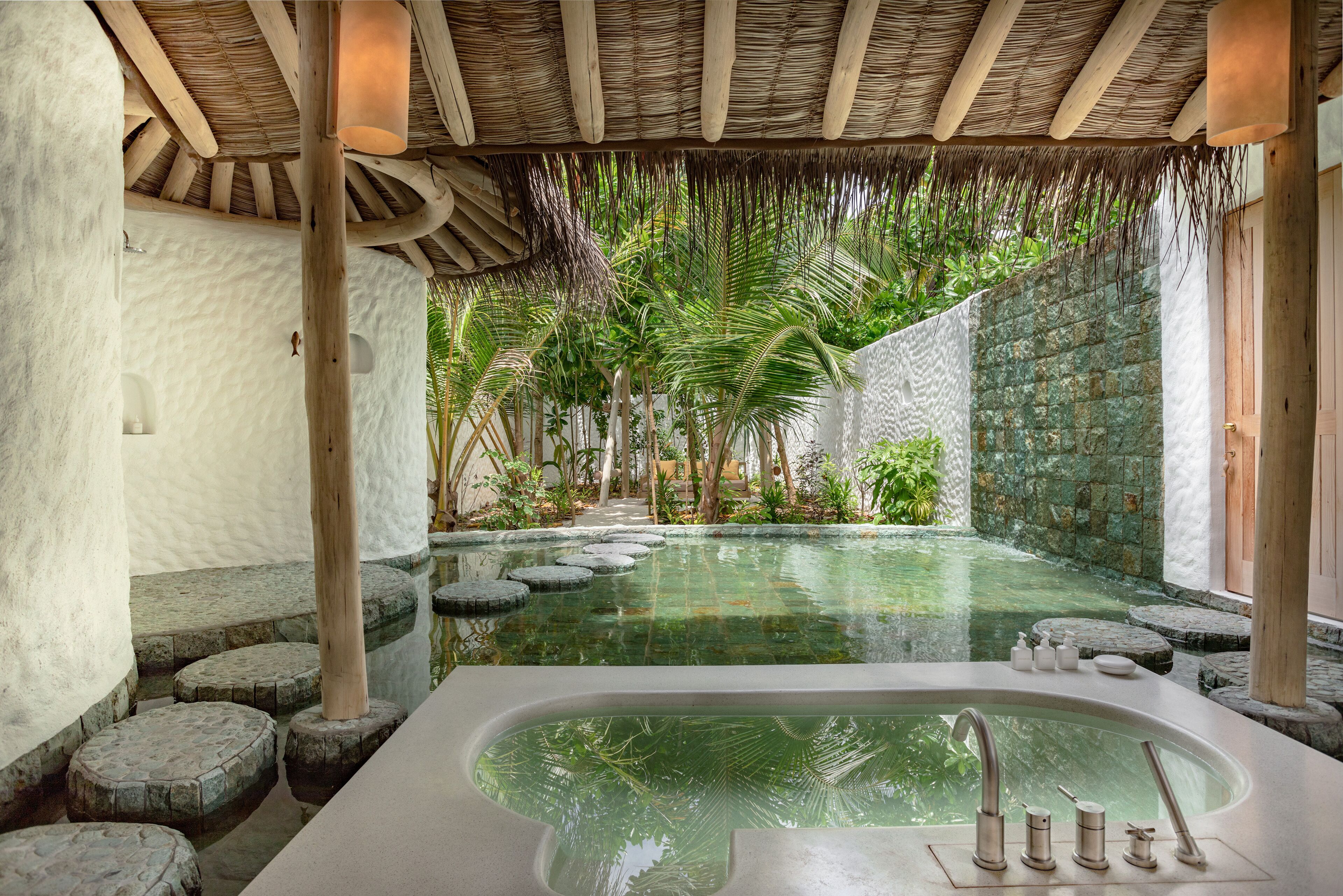 客房, 2 间卧室 | 浴室 | 独立的浴缸和淋浴、按摩浴缸、大花洒淋浴喷头、免费洗浴用品