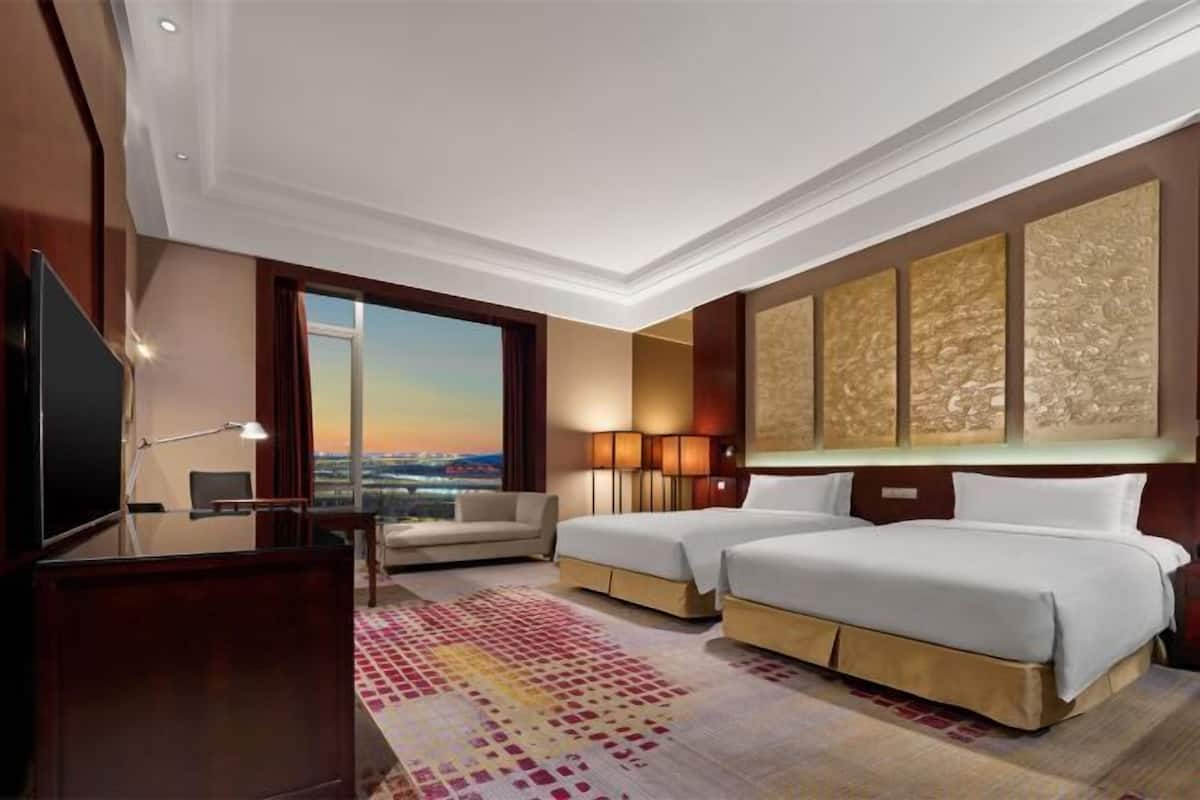 Dundyner, minibar, safe på rommet og skrivebord