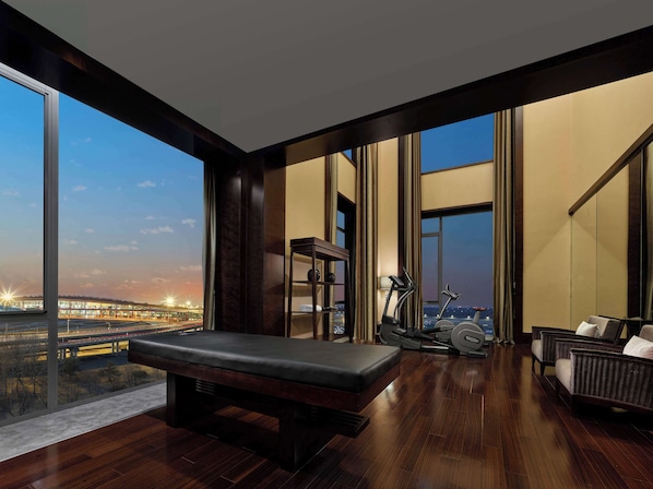 Presidential Suite | Premium bedding, down duvets, memory-foam beds, minibar