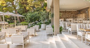 Terrace/patio - Bluesun Hotel Maestral (Brela)