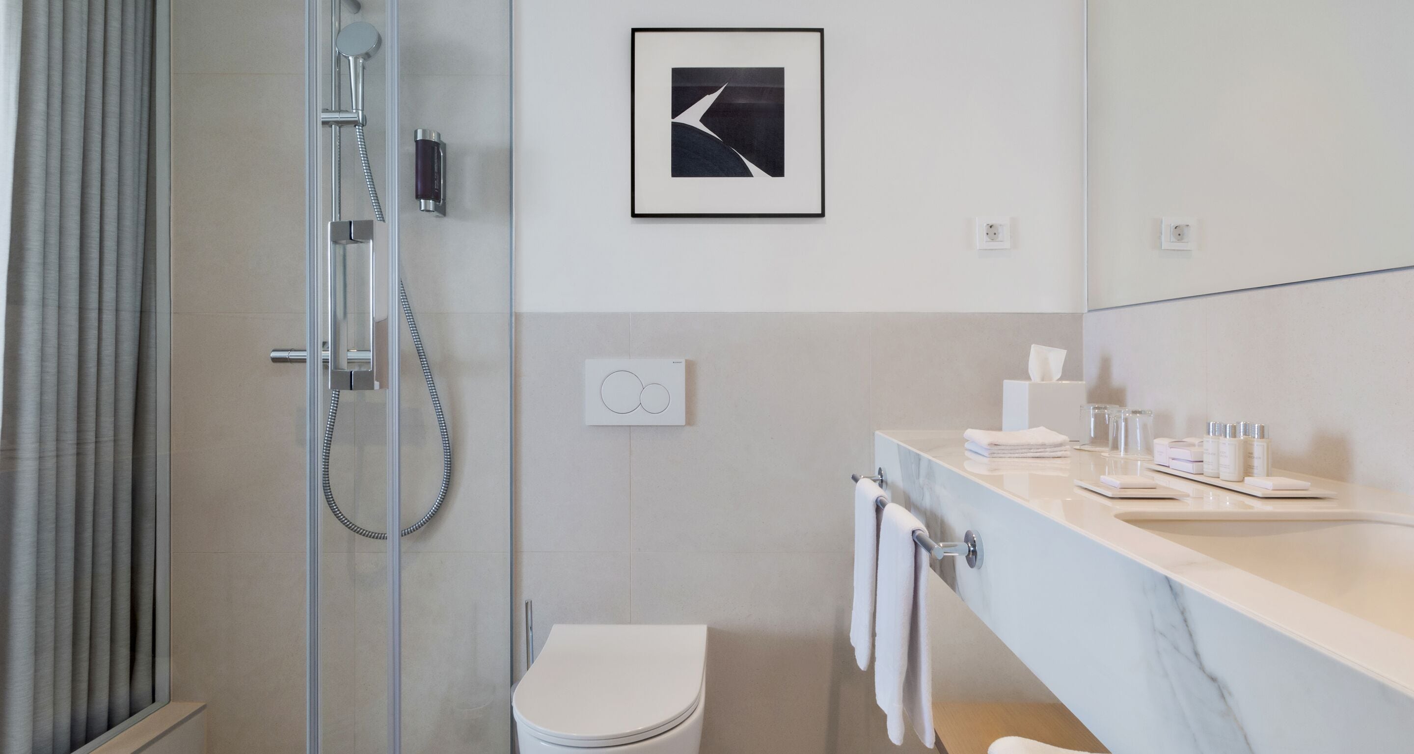 shower, free toiletries, hair dryer, towels