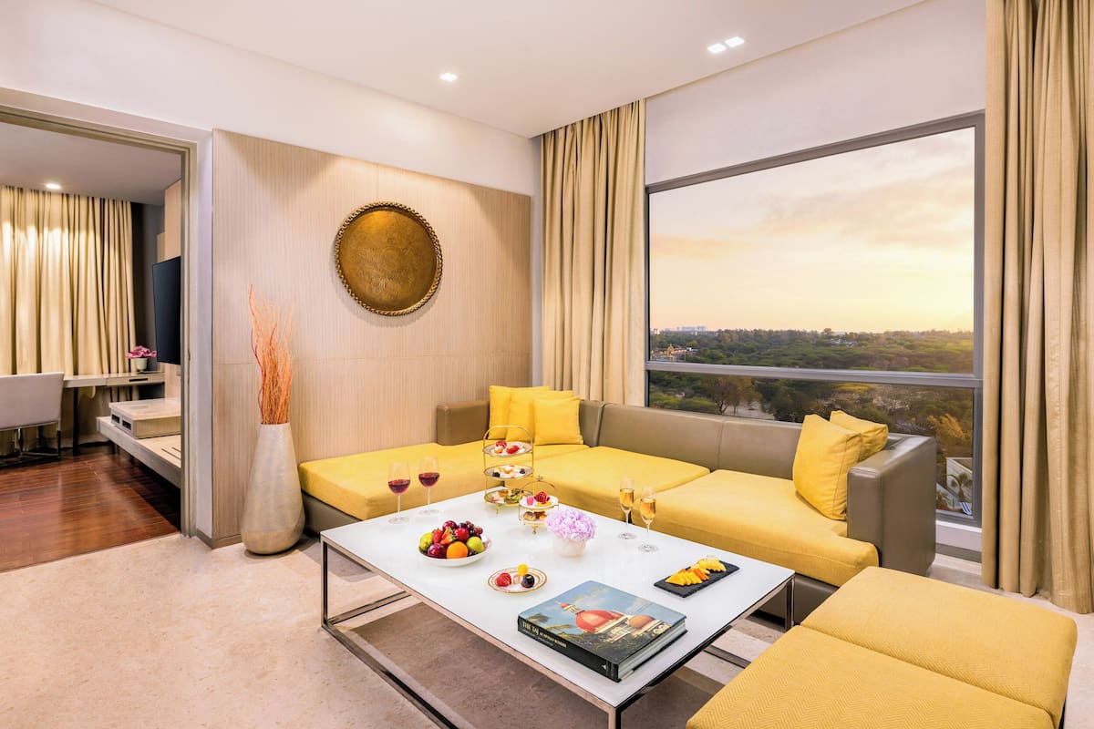 Executive Suite, 1 Katil Raja (King) | Ruang tamu | TV LCD