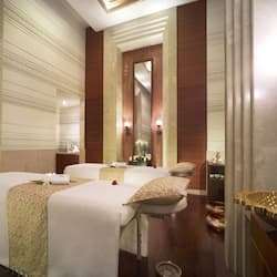 Couples treatment room(s), sauna, hot tub, Turkish bath/hammam