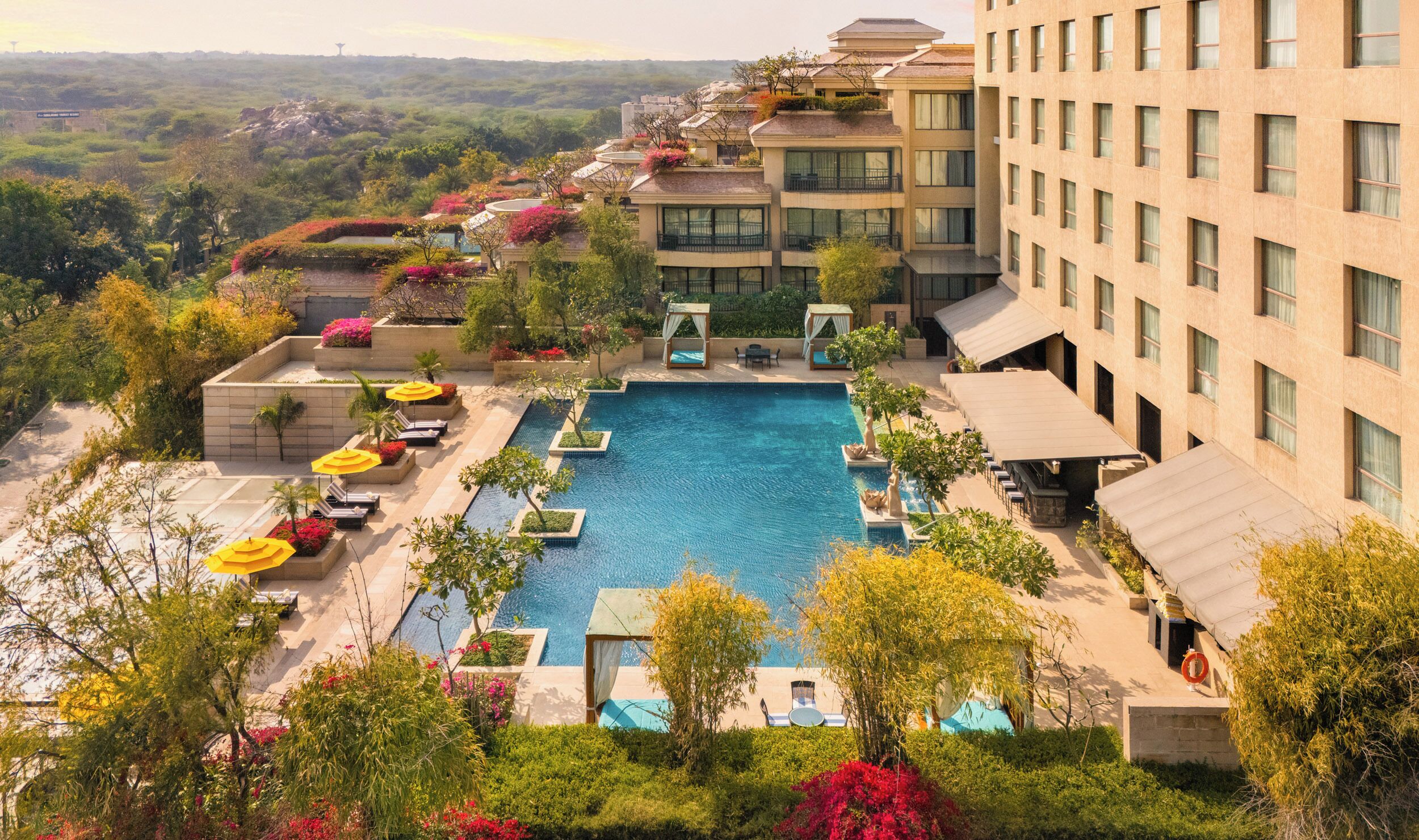 Piscine extérieure (ouverte en saison)
