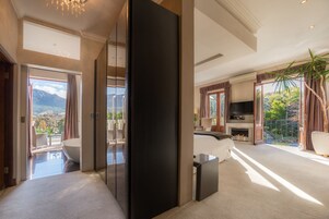 Premier Suite | Living area