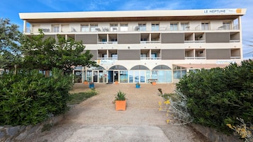 Fachada da propriedade