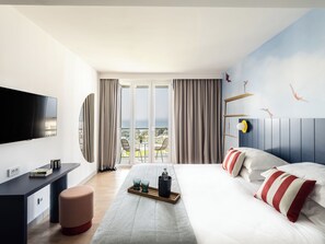 Family Suite, 2 Bedrooms, 2 Bathrooms, Partial Sea View