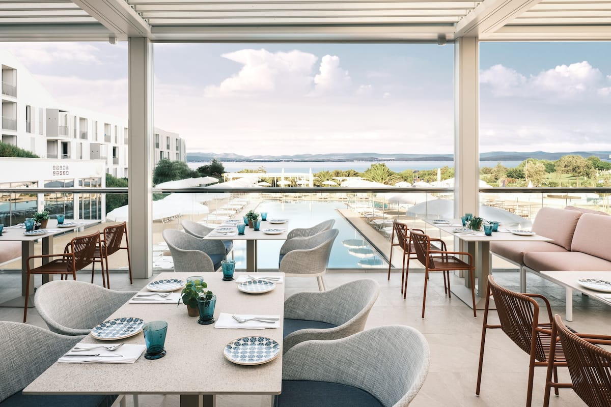 breakfast, dinner served; mediterranean cuisine, sea views