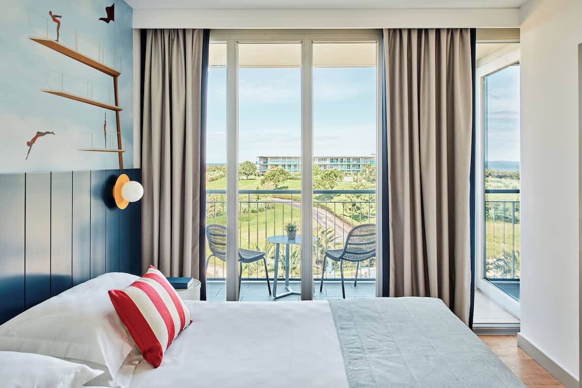 family suite, balcony, partial sea view (superior seaside) | balcony view