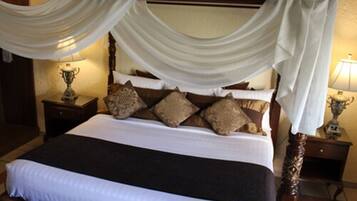 Superior Room (Boutique) | Premium bedding, down comforters, in-room safe, desk