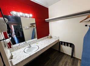 Não-fumante | Banheiro | Chuveiro/banheira combinados, secador de cabelo, toalhas de banho 