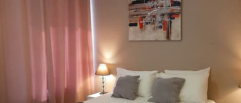 Double Room | In-room safe, individually decorated, individually furnished, desk