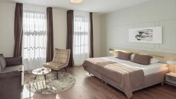 Standaard suite | Een bureau, een strijkplank/strijkijzer, babybedden, gratis wifi