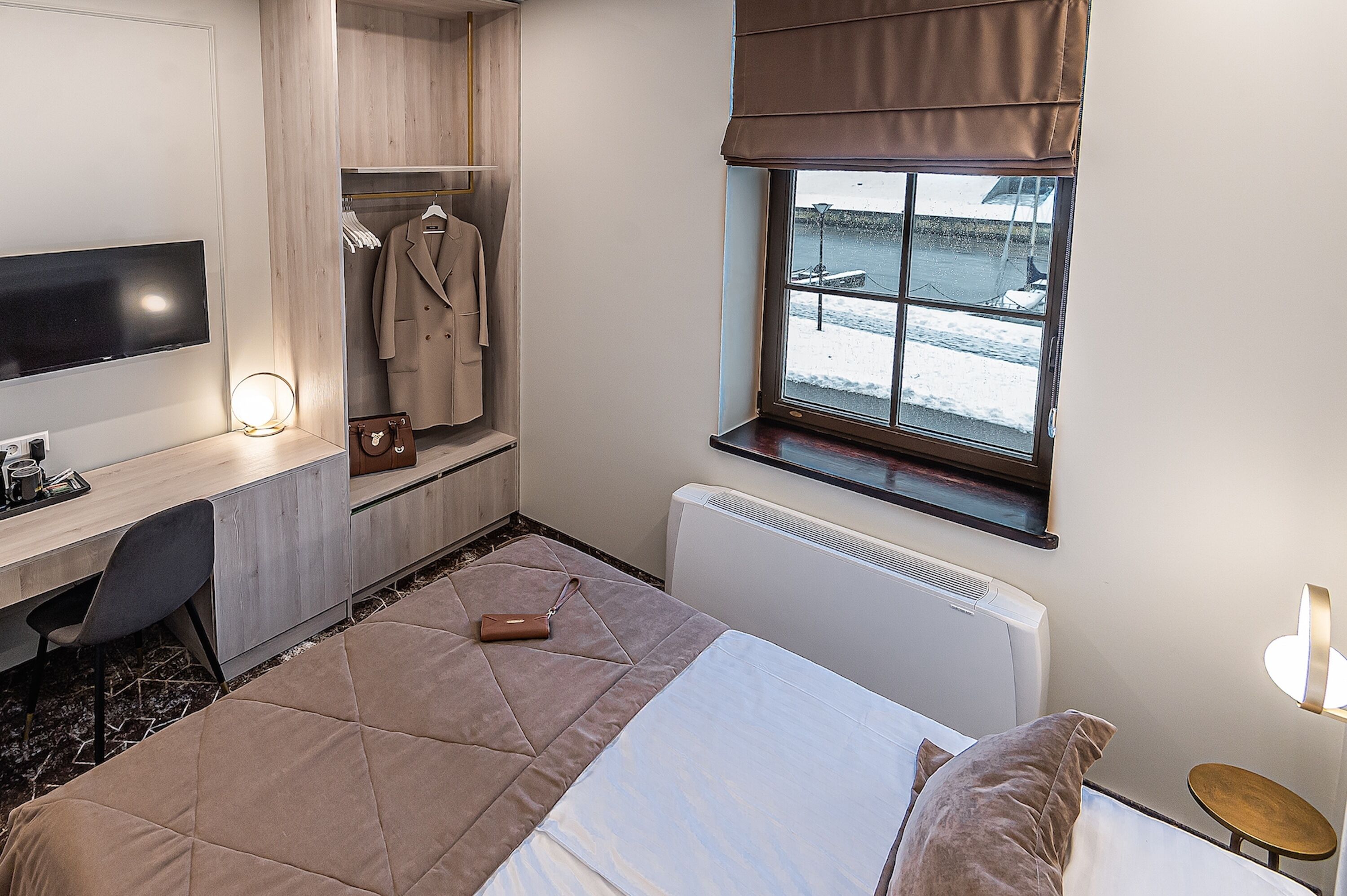 standard double or twin room | 1 bedroom, desk, iron/ironing board, cots/infant beds