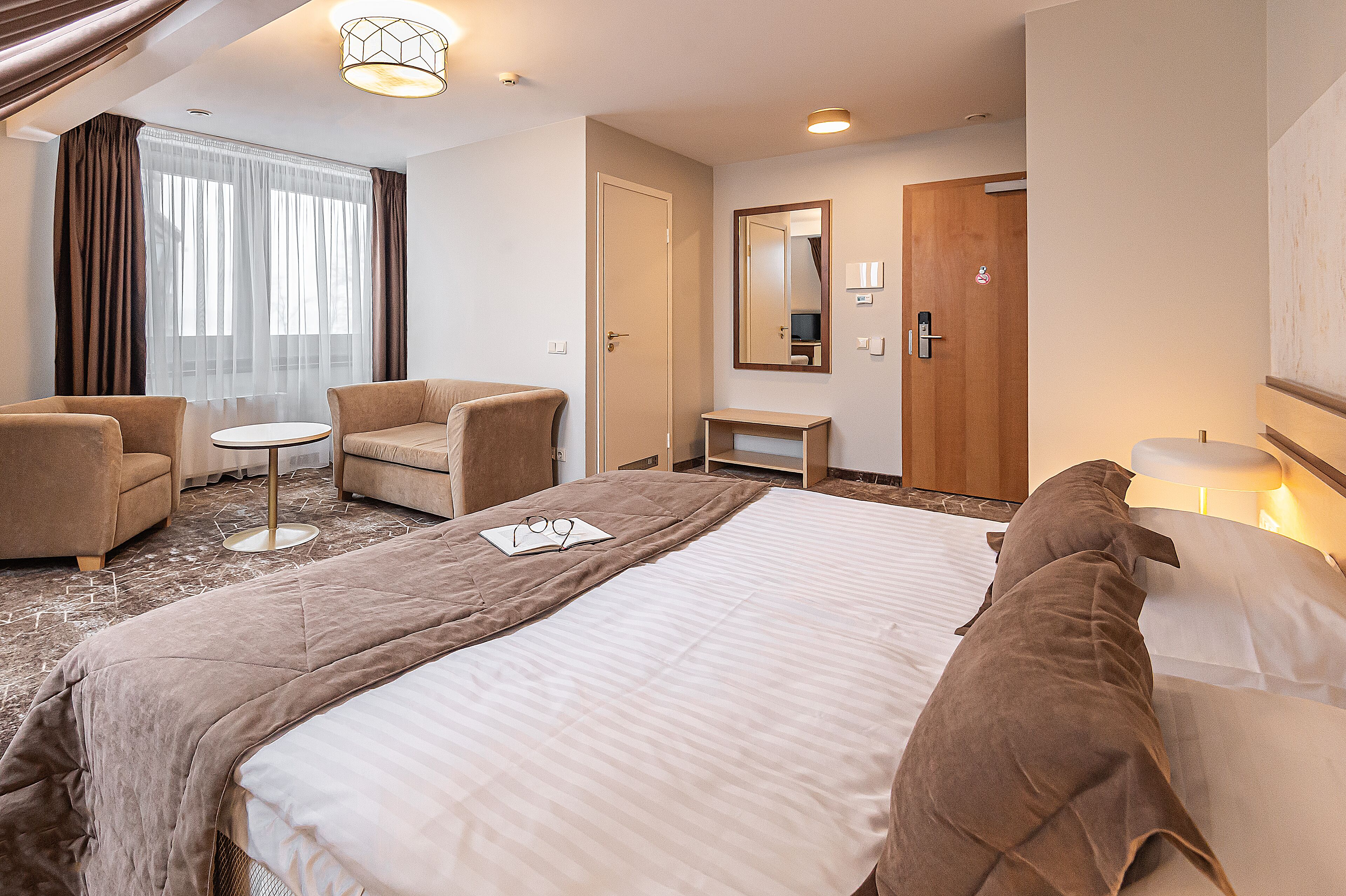 superior double or twin room | 1 bedroom, desk, iron/ironing board, cots/infant beds