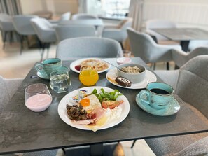 Café da manhã continental todos os dias (EUR 8 por pessoa)