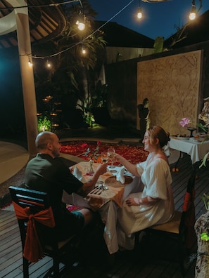 Couples dining