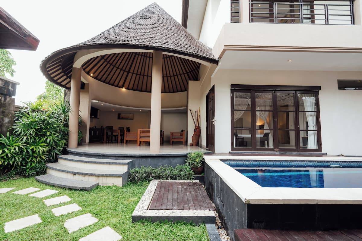 Vila, 3 quartos, piscina particular | 1 quarto, cofres nos quartos, escrivaninha