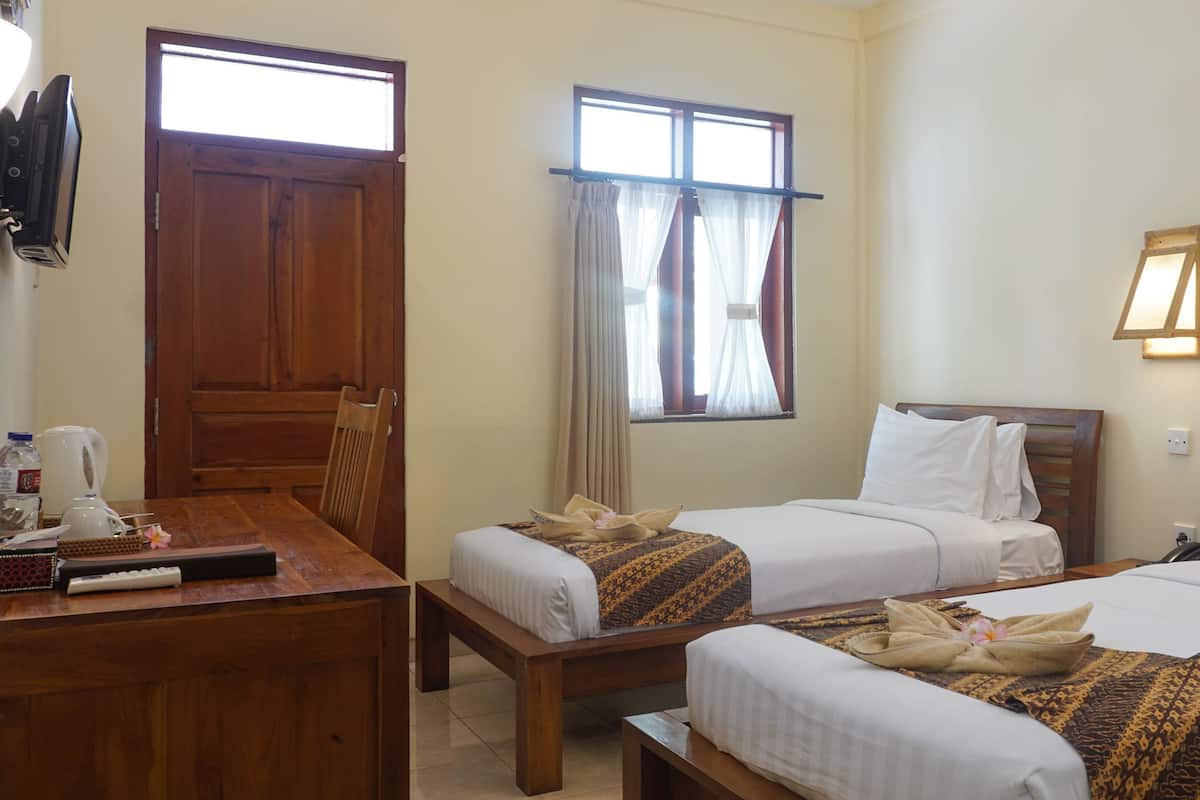 In-room safe, desk, rollaway beds, free WiFi