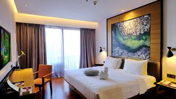 Haven Premiere Pool View with Balcony | In-room safe, free cribs/infant beds, free WiFi, bed sheets