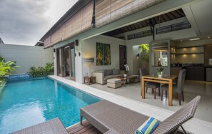 Outdoor pool - Pradha Villas Seminyak (Seminyak)