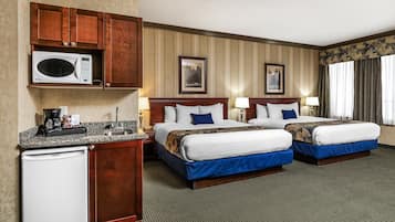 Deluxe Room, 2 King Beds