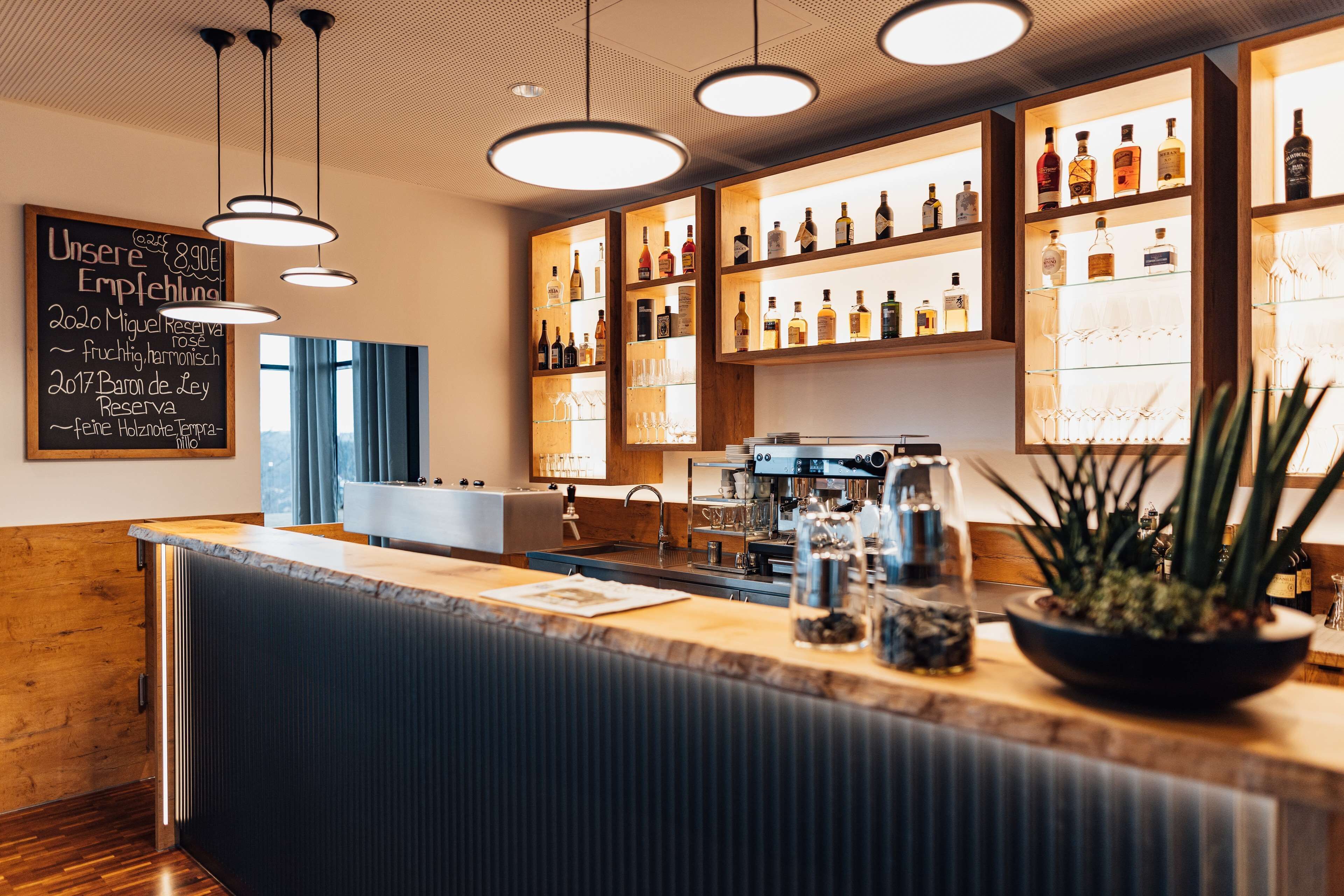 lunch and dinner served, regional cuisine