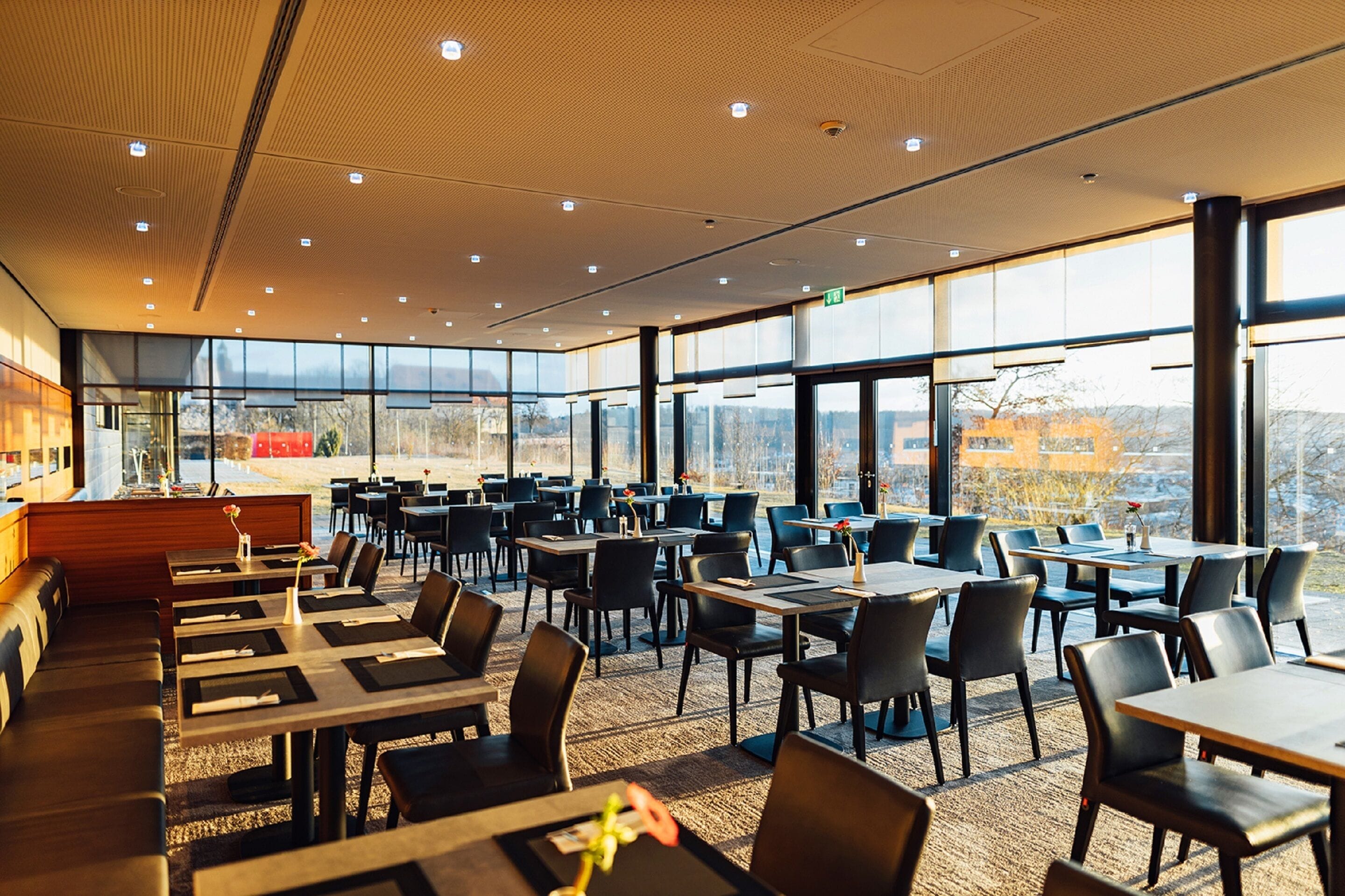 每日供應自助早餐 (每人 EUR12.50)