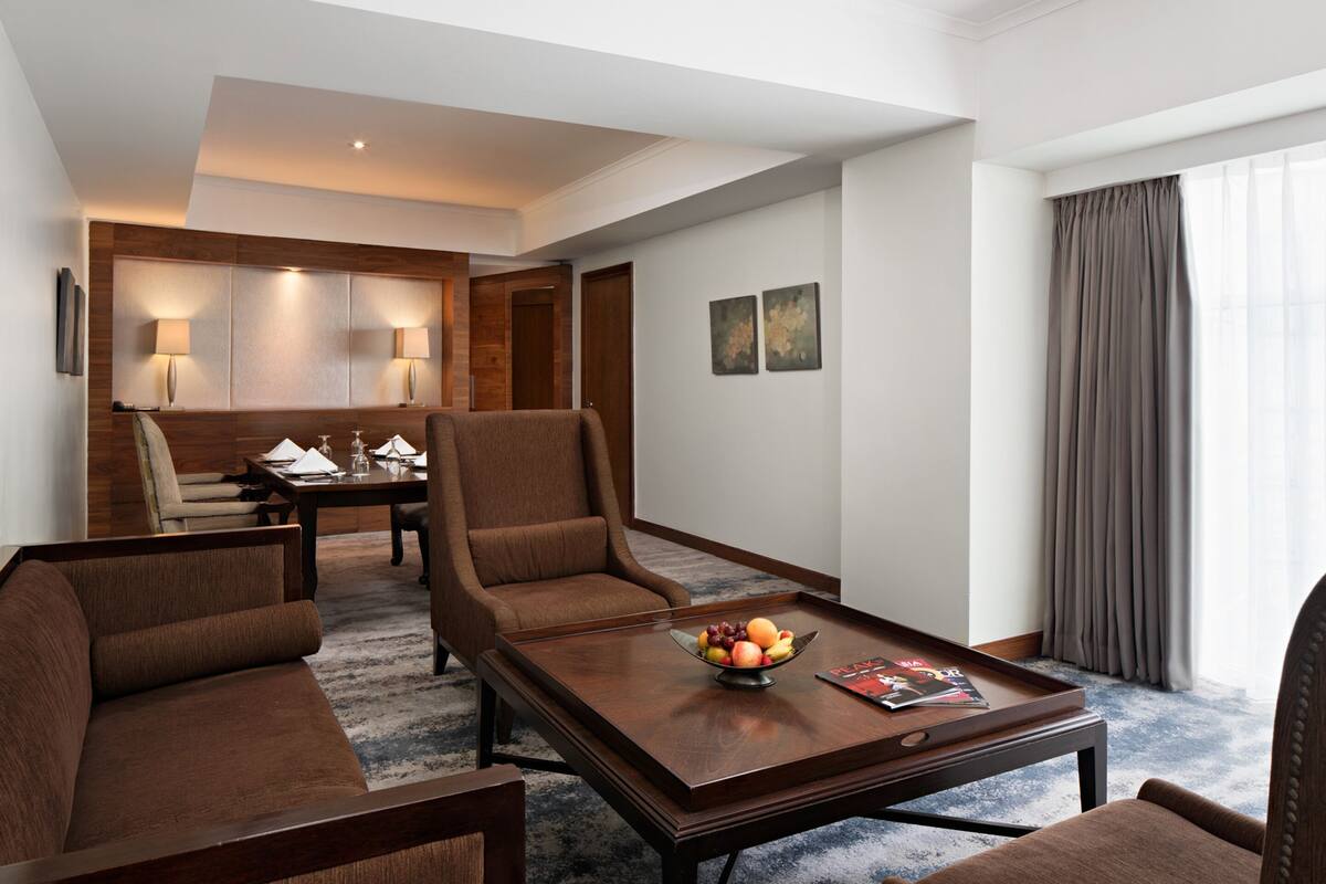 Living area | 32-inch LCD TV with satellite channels, TV