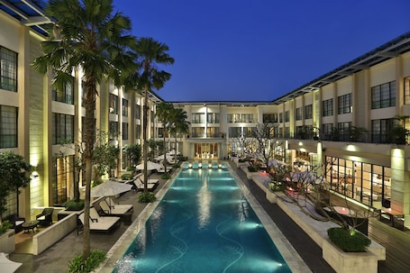 Outdoor pool, sun loungers