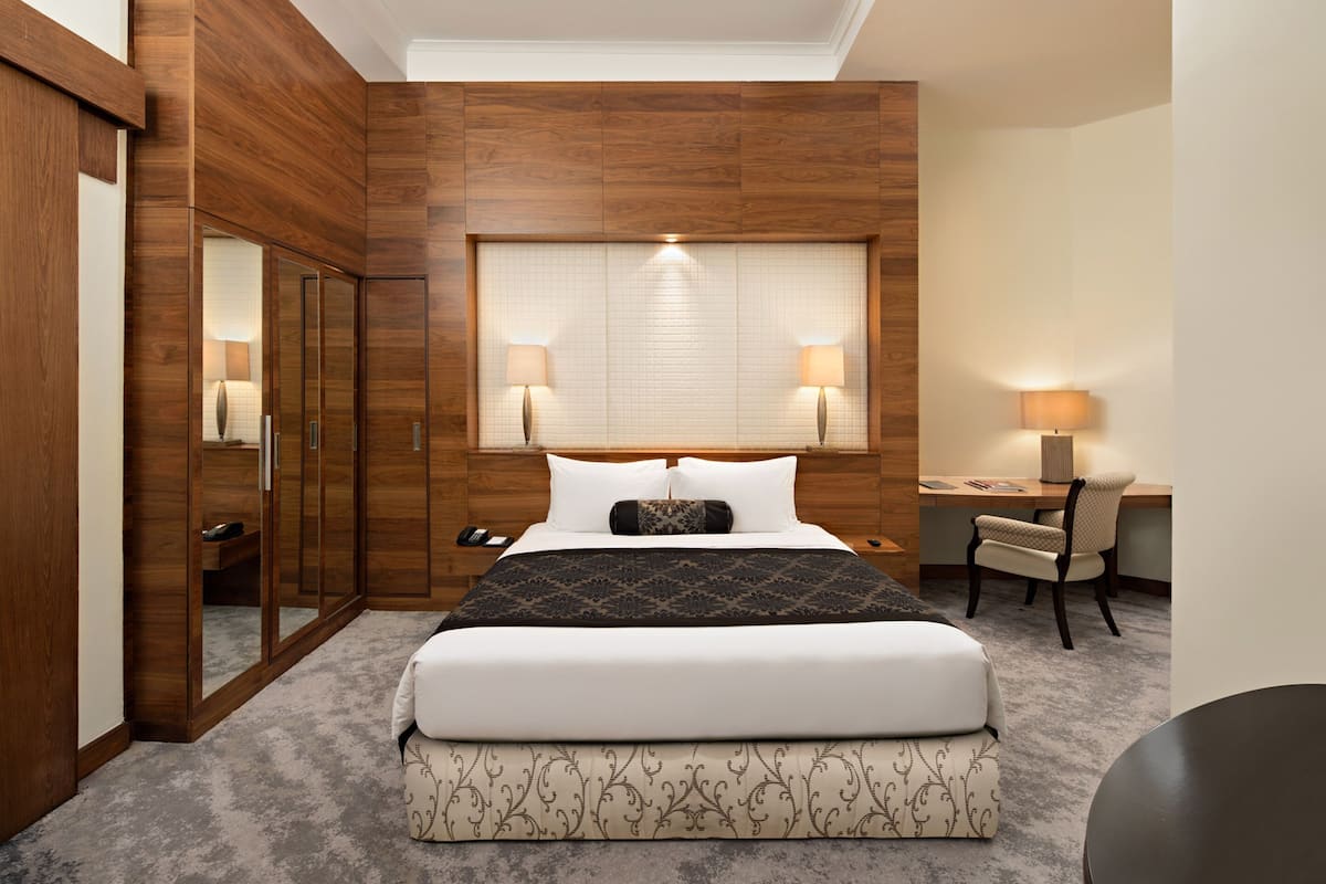 Premium bedding, minibar, in-room safe, desk