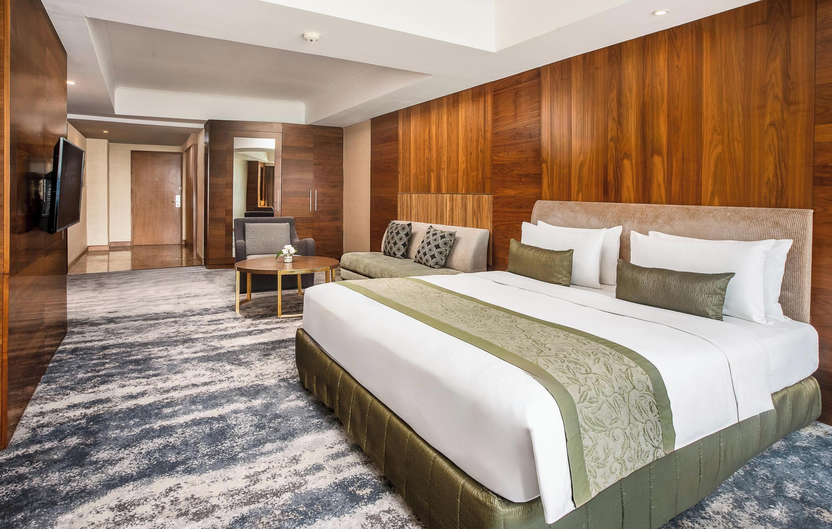 arya club studio | premium bedding, minibar, in-room safe, desk