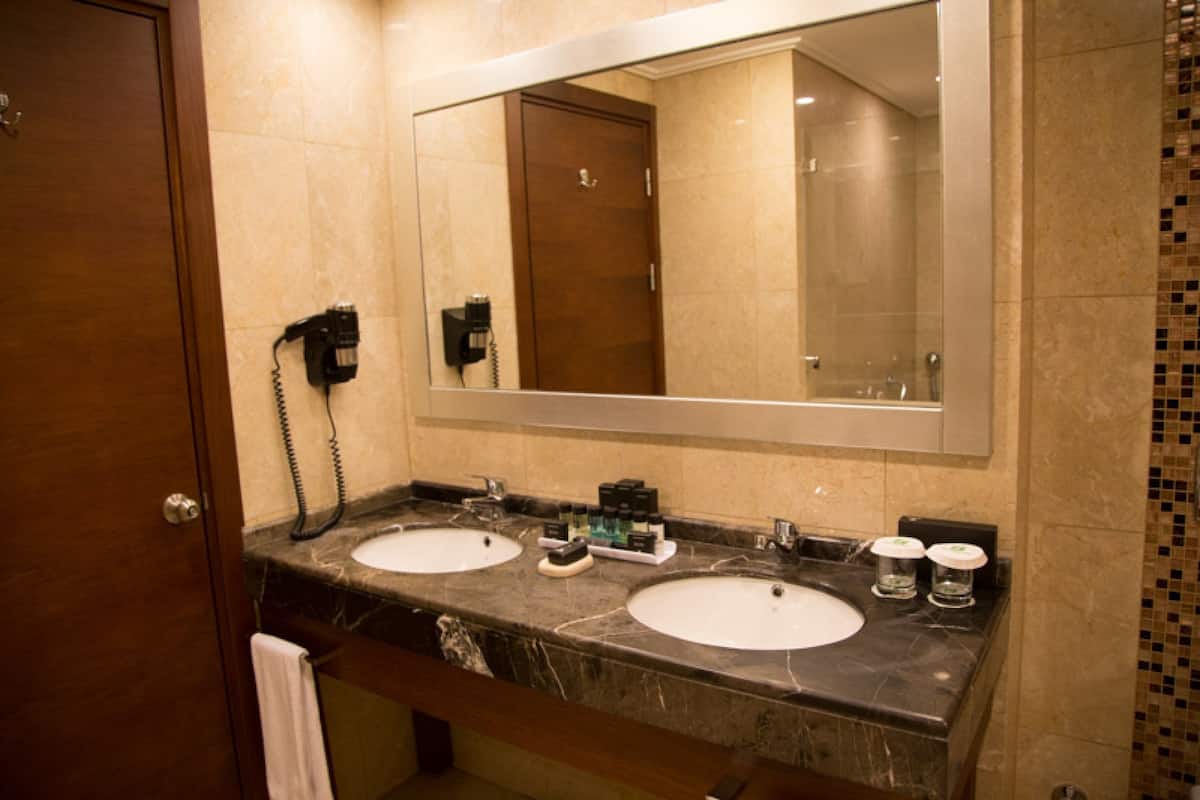 1 habitación, minibar y caja de seguridad en la habitación