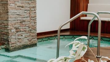 Deep-tissue massages, sports massages, 1 treatment room, massages