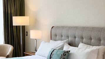 Ropa de cama de alta calidad, cubrecamas y colchones con pillow-top