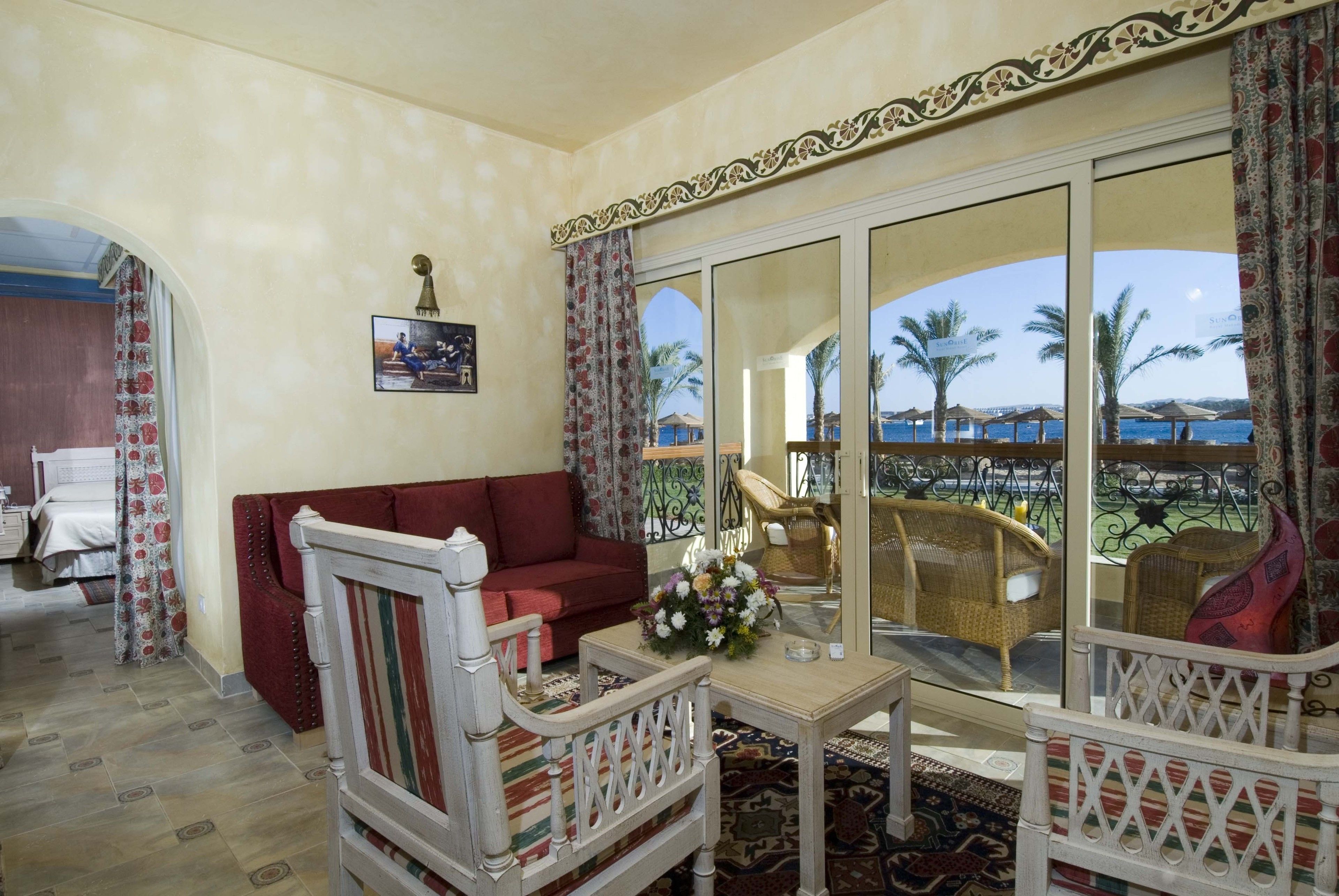 Junior Suite | Pillowtop-Betten, Minibar, Zimmersafe, individuell dekoriert