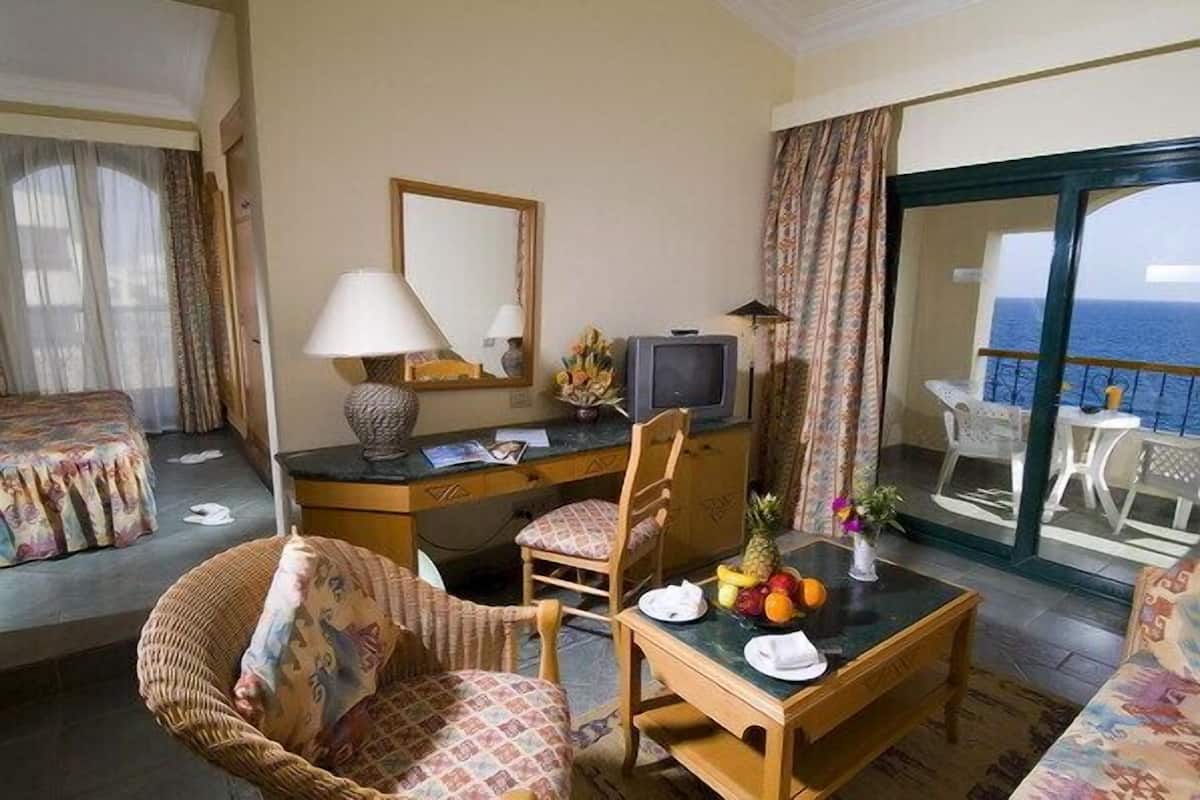 Egyptian cotton sheets, pillowtop beds, minibar, in-room safe