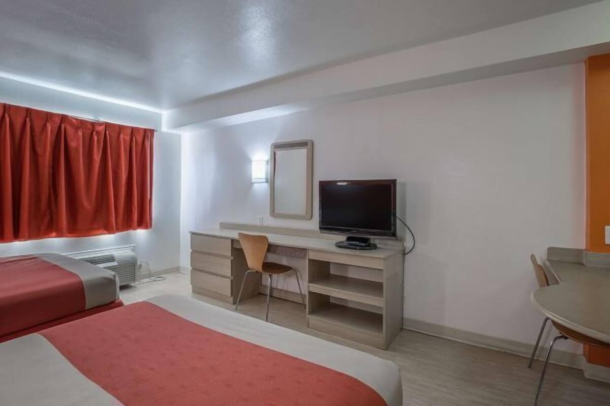 Wi-Fi de cortesia, roupa de cama