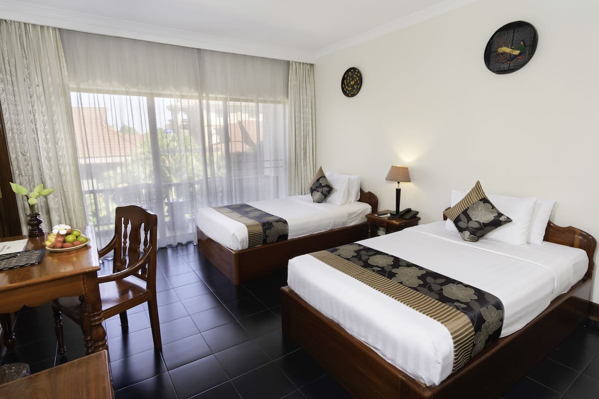 Connecting Family Room, Balcony, Pool View-Free one way pick-up